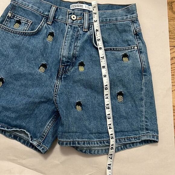 ZARA BASIC‎ PINEAPPLE DEMIN SHORTS SIZE 2 - Picture 5 of 7